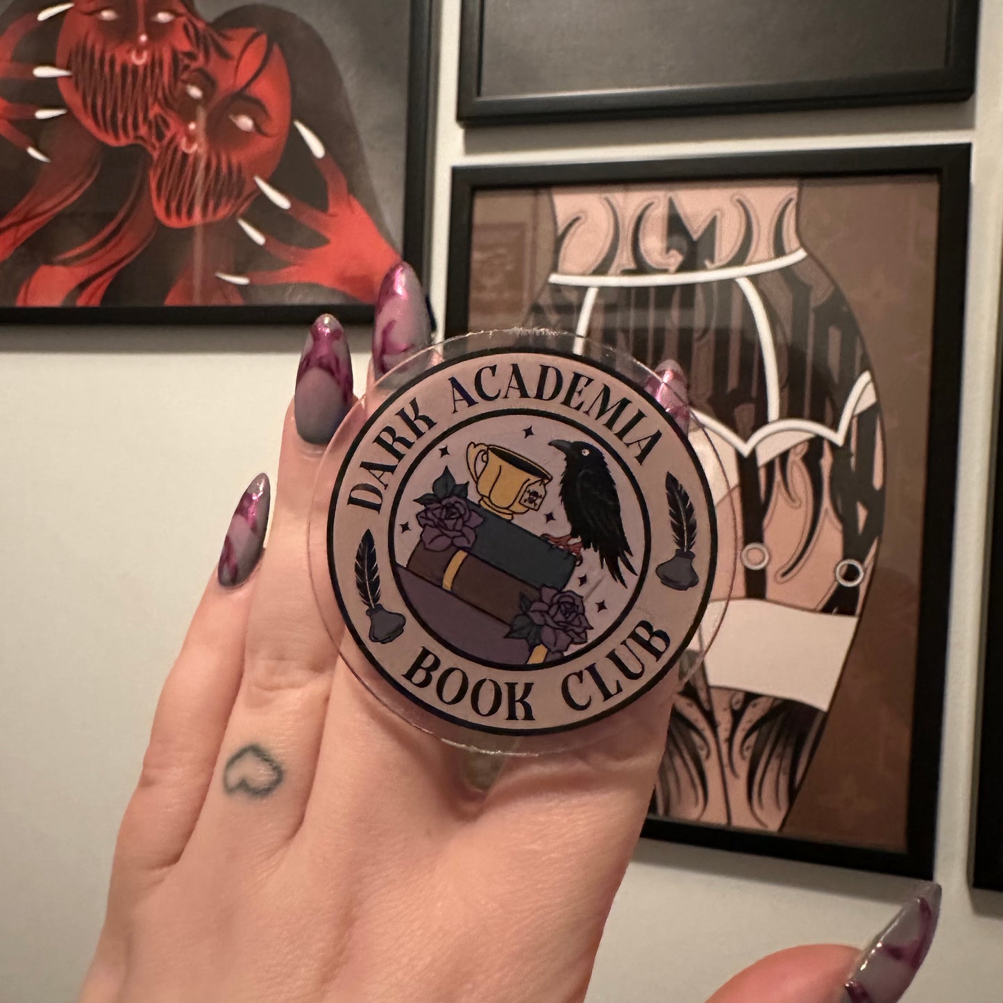 Dark Academia Kindle Grip