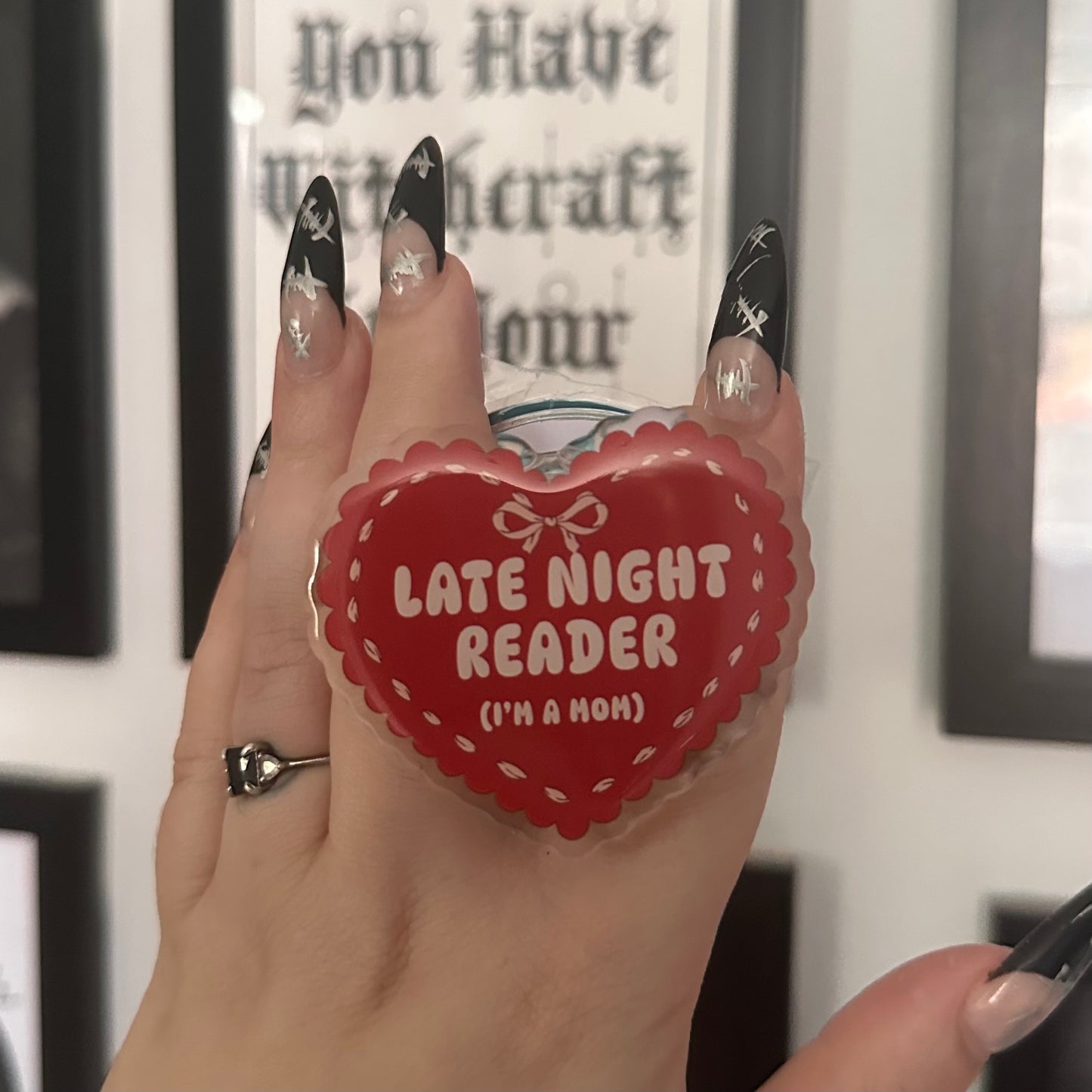 Late night reader MagSafe e-reader grip
