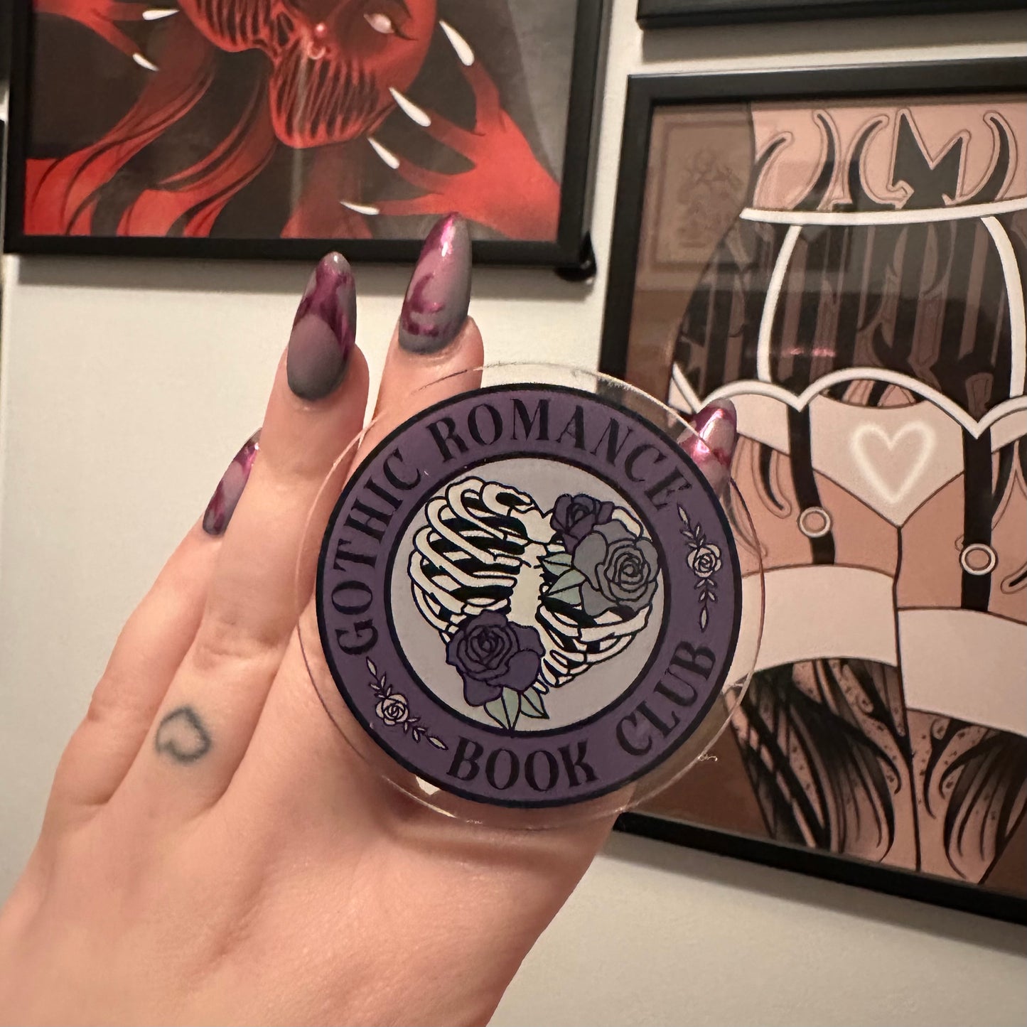 Gothic Romance Kindle Grip