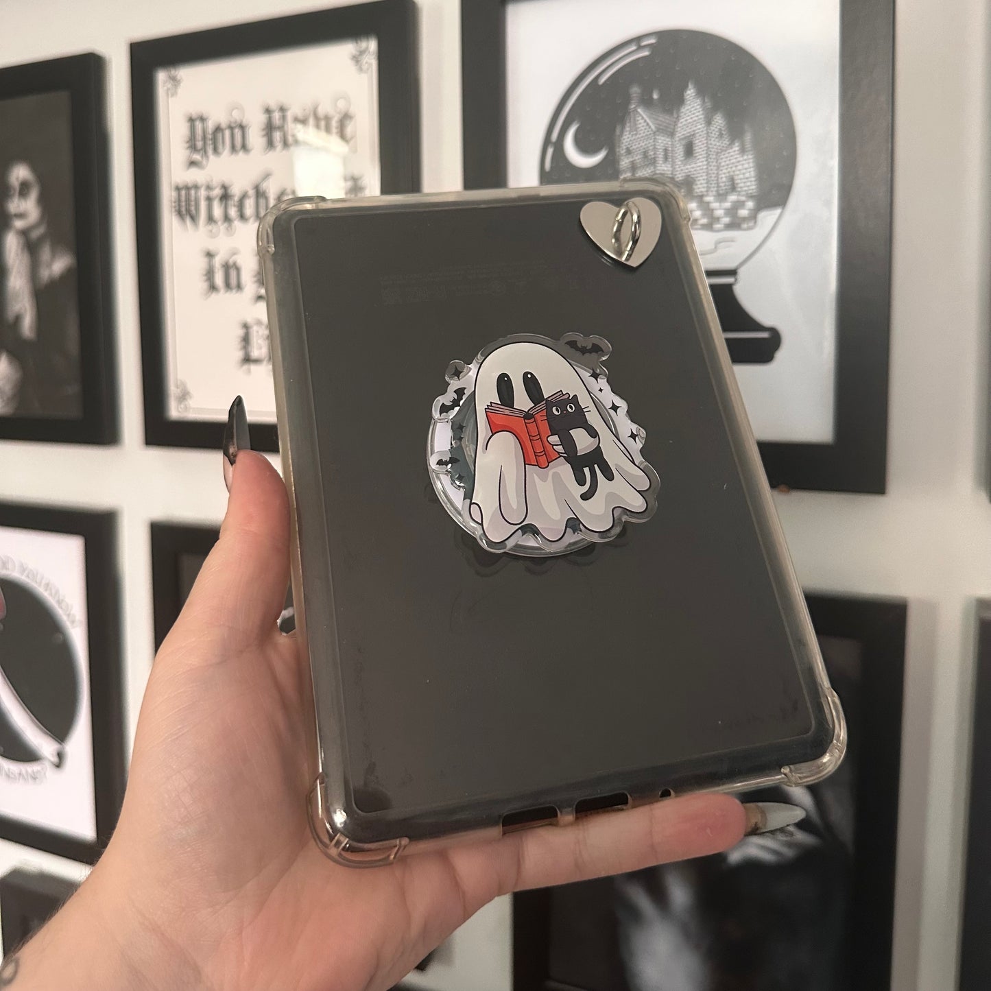 Ghostie MagSafe e-reader grip